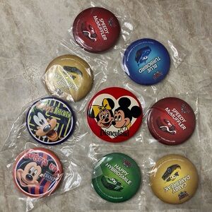 Lot of Disney Cars Minnie Mickey Heart Goofy Pins Buttons